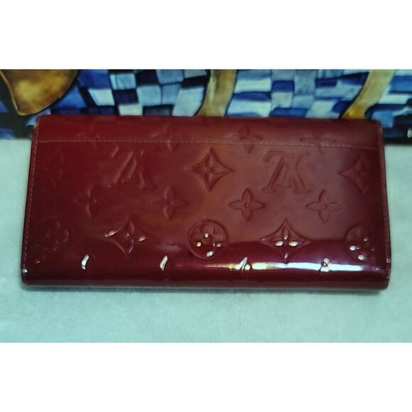 Louis Vuitton Cerise Monogram Vernis Sarah Wallet - Picture 2 of 12